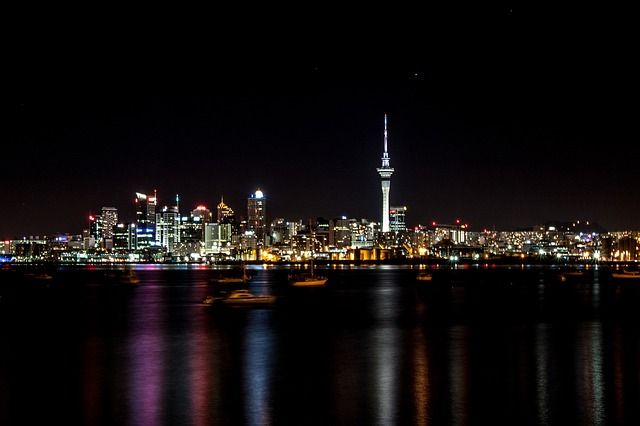 Auckland night, pick up bars
